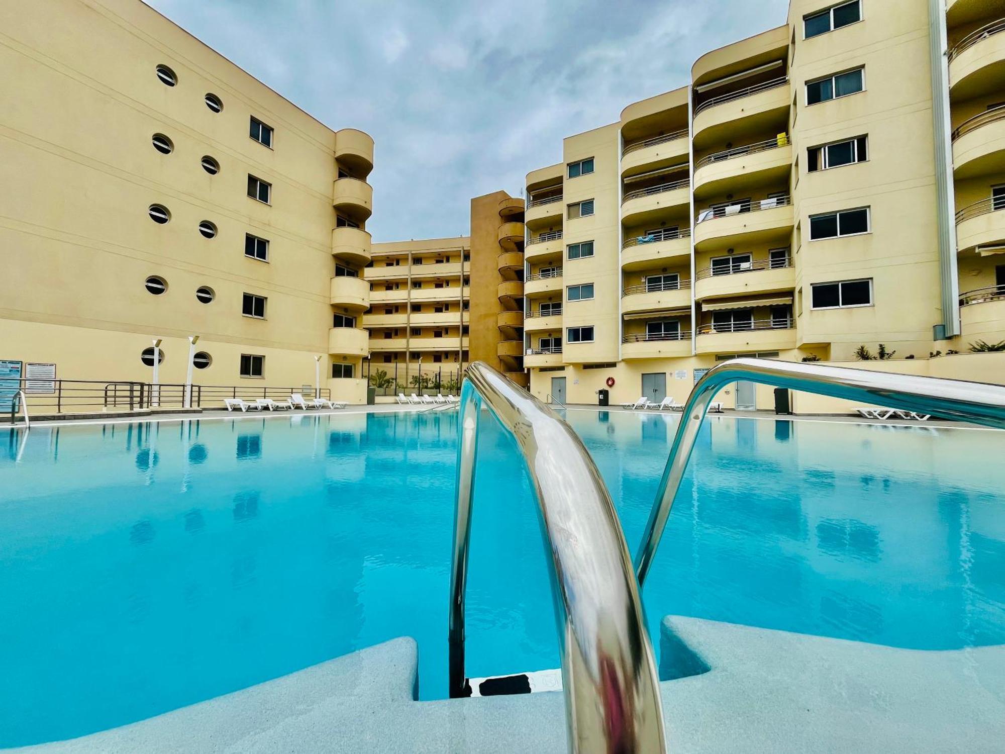 Poolside Paradise Appartement *