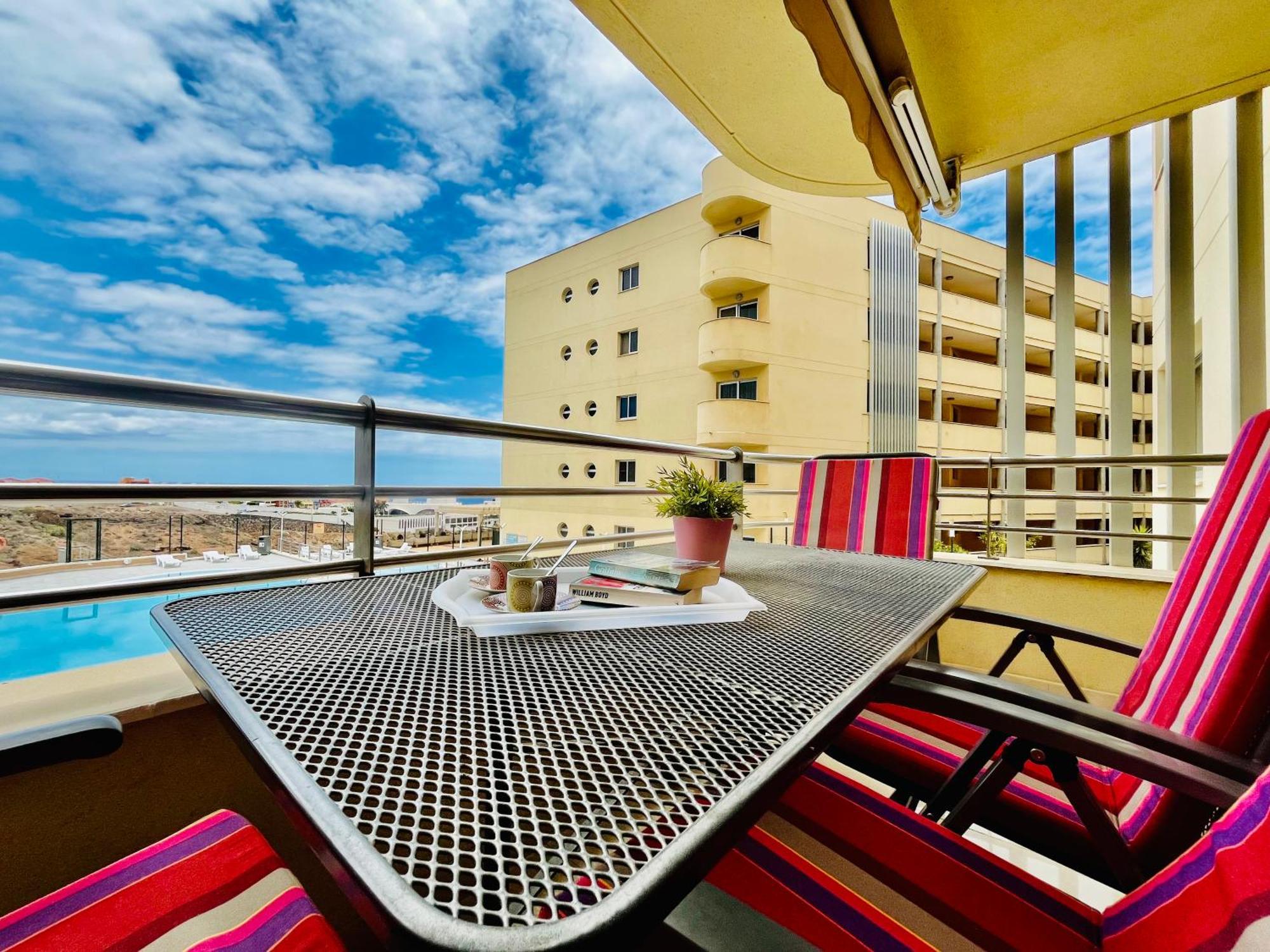 Poolside Paradise * Costa Adeje (Tenerife)